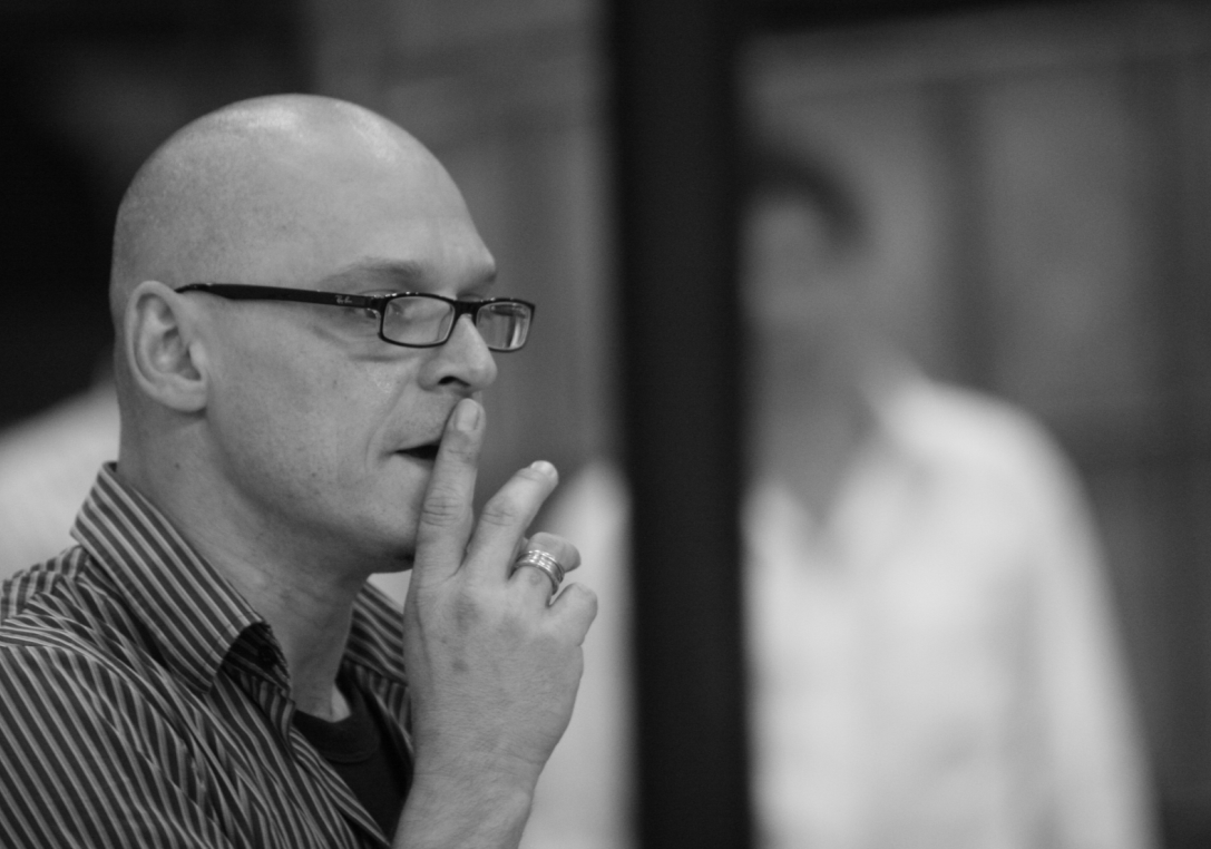 Marco Gandini leads first rehearsal at Teatru Astra ahead of La Traviata.