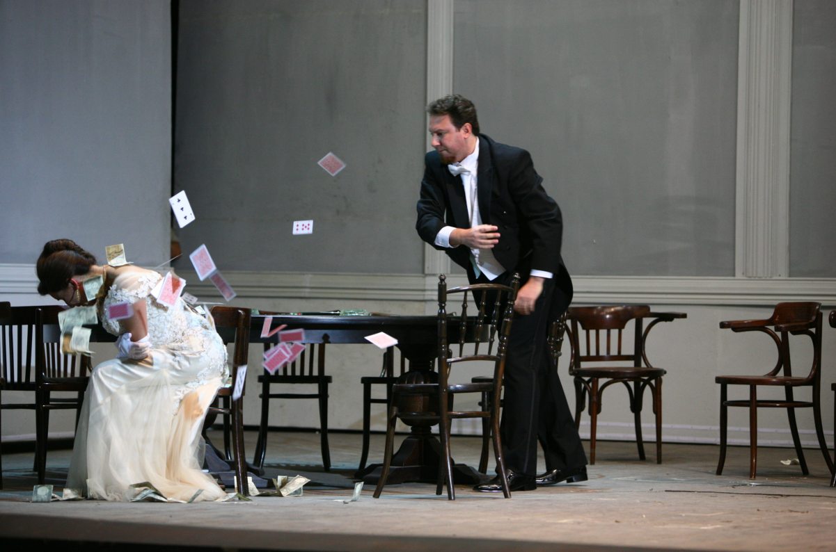 UPDATED - A dazzling first night La Traviata